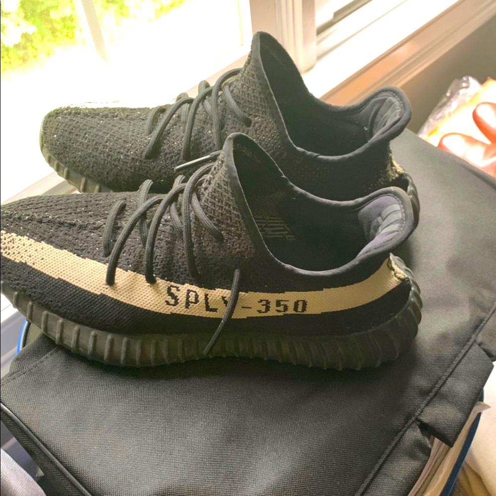 Yeezy 350 “Oreo” Size 10